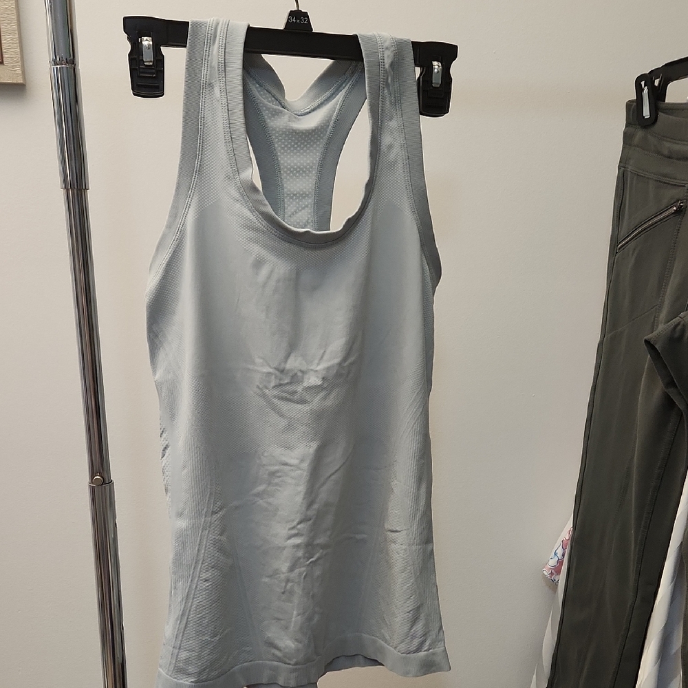 Athleta Mild Green Fitted Sleeveless Tank Top